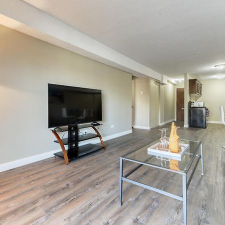 A Spacious Downtown 1-Bed Suite YYC Exterior foto